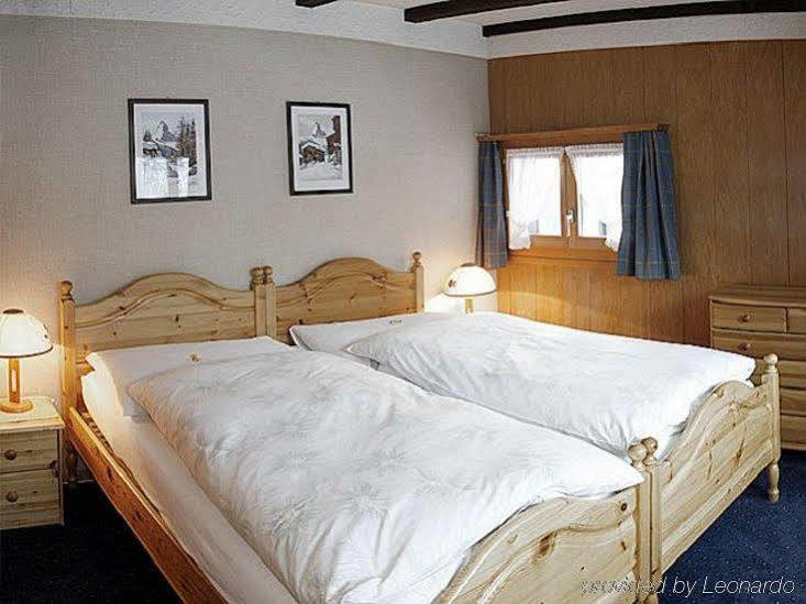 Petit Helvetia Budget Hotel ツェルマット 部屋 写真