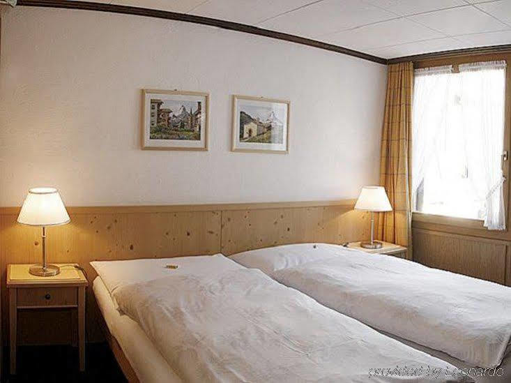 Petit Helvetia Budget Hotel ツェルマット 部屋 写真