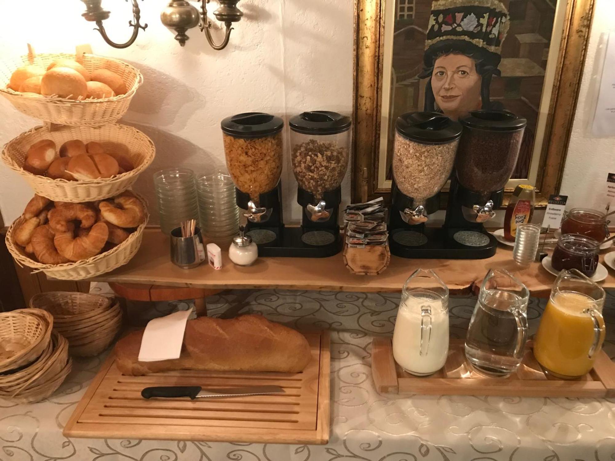 Petit Helvetia Budget Hotel ツェルマット エクステリア 写真